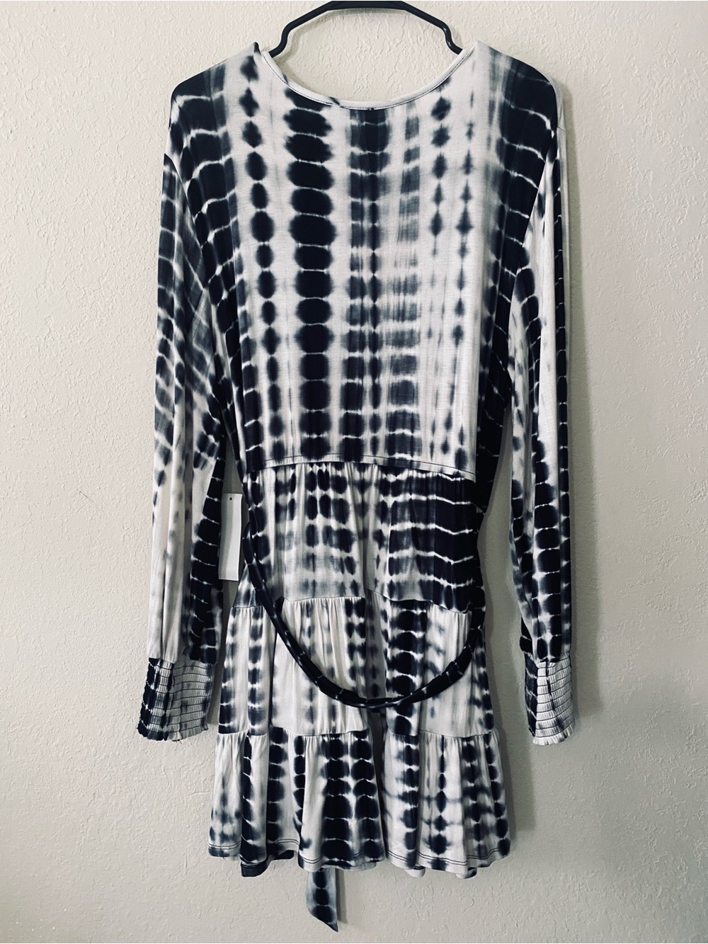 VENUS Black and White Tie-Dye Wrap Long Sleeve Dress NWTs - Picture 8 of 11